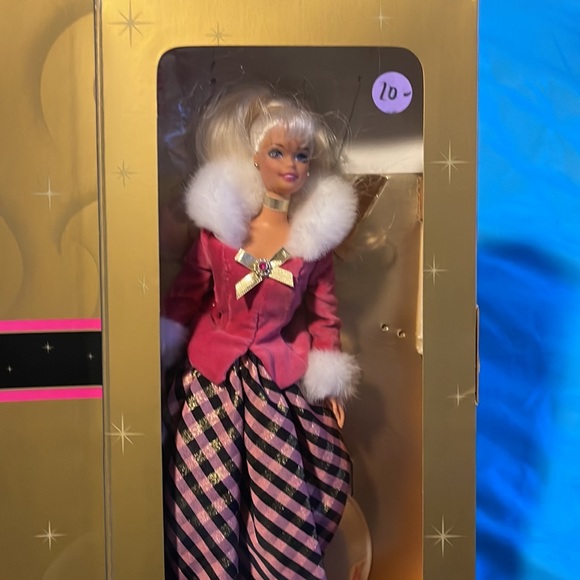 VINTAGE AVON WINTER RHAPSODY BARBIE SPECIAL EDITION 1996 - Picture 4 of 6